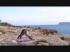 Two complete strangers have incredible and unexpected